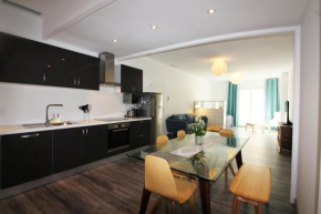 Spacious apartment in old town Antibes
